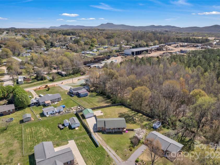 109 Connor Court, Kings Mountain, NC 28086.  MLS# CAR4242812, YatesRealty ID 4968. 