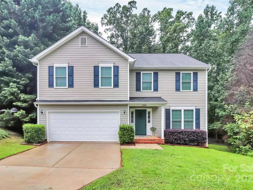 1300 Dunmore Court, Clover, SC 29710.  MLS# CAR4295252, YatesRealty ID 4968. Welcome Home!