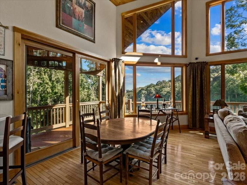 30 Apple Brandy Way, Burnsville, NC 28714.  MLS# CAR4416623, YatesRealty ID 49680. 