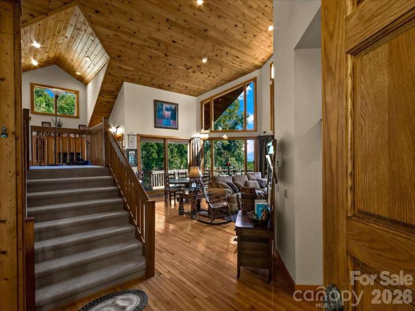 30 Apple Brandy Way, Burnsville, NC 28714.  MLS# CAR4416623, YatesRealty ID 49680. 