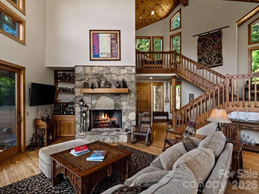 30 Apple Brandy Way, Burnsville, NC 28714.  MLS# CAR4416623, YatesRealty ID 49680. 
