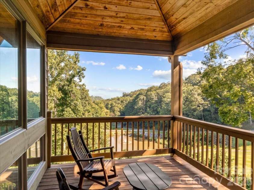 30 Apple Brandy Way, Burnsville, NC 28714.  MLS# CAR4416623, YatesRealty ID 49680. 