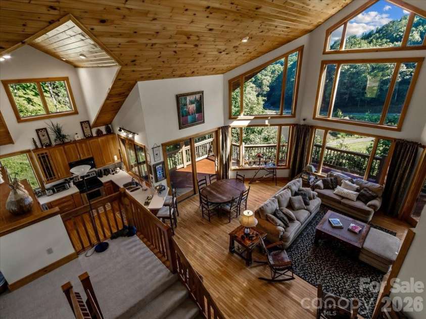 30 Apple Brandy Way, Burnsville, NC 28714.  MLS# CAR4416623, YatesRealty ID 49680. 