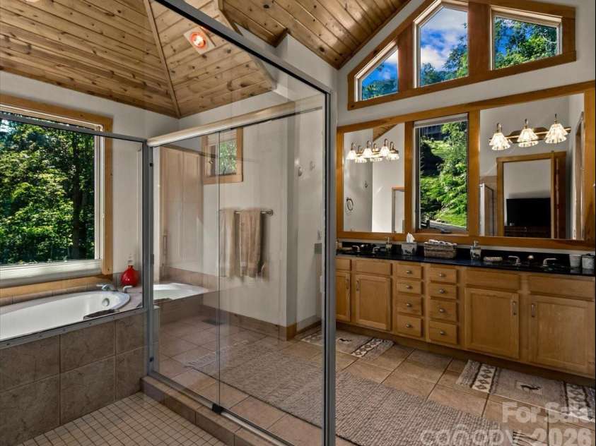 30 Apple Brandy Way, Burnsville, NC 28714.  MLS# CAR4416623, YatesRealty ID 49680. 
