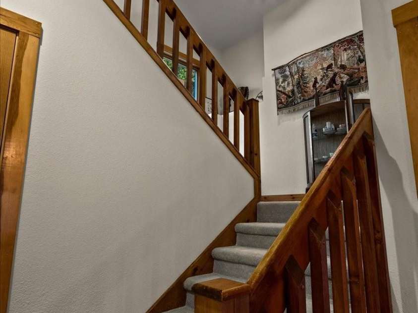30 Apple Brandy Way, Burnsville, NC 28714.  MLS# CAR4416623, YatesRealty ID 49680. 