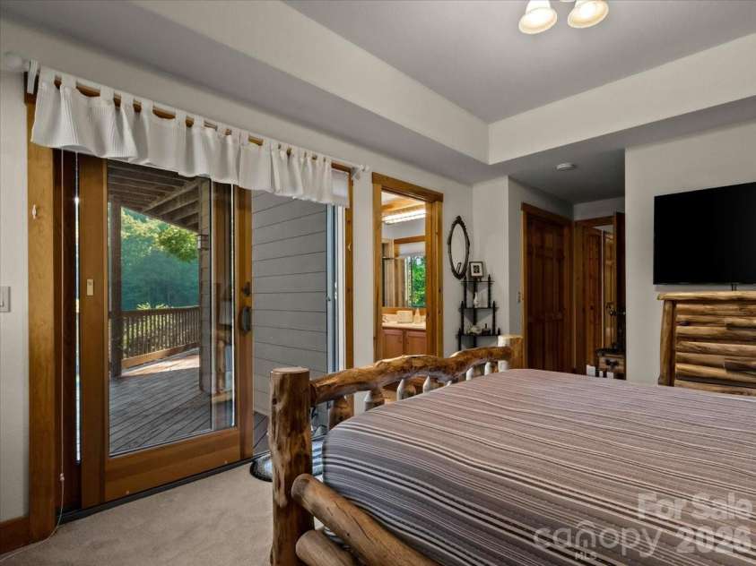 30 Apple Brandy Way, Burnsville, NC 28714.  MLS# CAR4416623, YatesRealty ID 49680. 