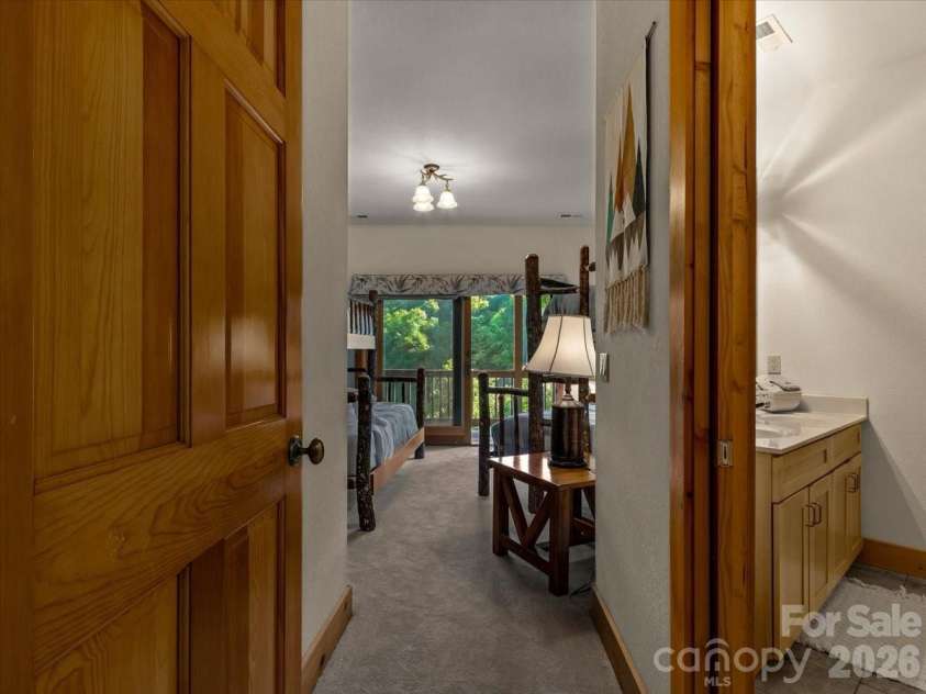 30 Apple Brandy Way, Burnsville, NC 28714.  MLS# CAR4416623, YatesRealty ID 49680. 