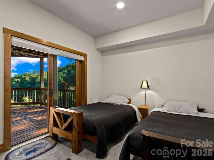 30 Apple Brandy Way, Burnsville, NC 28714.  MLS# CAR4416623, YatesRealty ID 49680. 