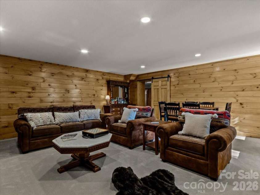 30 Apple Brandy Way, Burnsville, NC 28714.  MLS# CAR4416623, YatesRealty ID 49680. 
