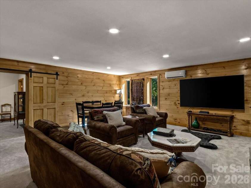 30 Apple Brandy Way, Burnsville, NC 28714.  MLS# CAR4416623, YatesRealty ID 49680. 