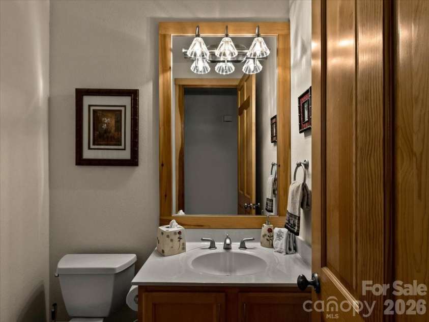 30 Apple Brandy Way, Burnsville, NC 28714.  MLS# CAR4416623, YatesRealty ID 49680. 