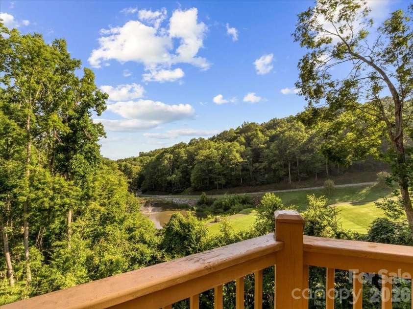 30 Apple Brandy Way, Burnsville, NC 28714.  MLS# CAR4416623, YatesRealty ID 49680. 