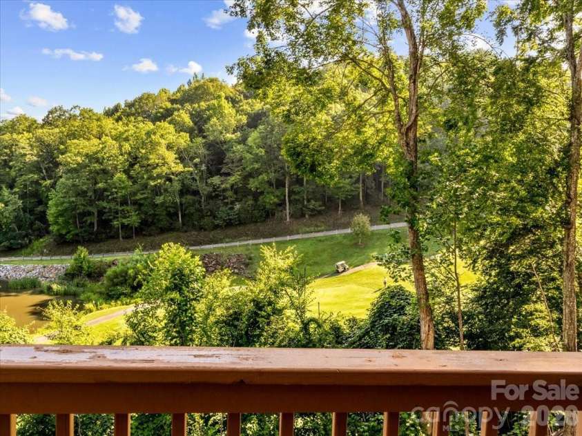 30 Apple Brandy Way, Burnsville, NC 28714.  MLS# CAR4416623, YatesRealty ID 49680. 
