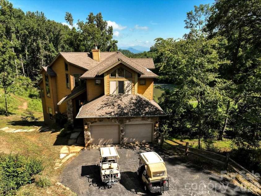 30 Apple Brandy Way, Burnsville, NC 28714.  MLS# CAR4416623, YatesRealty ID 49680. 