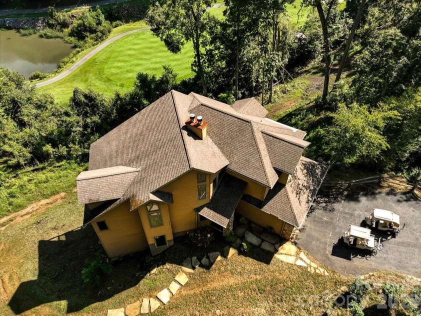 30 Apple Brandy Way, Burnsville, NC 28714.  MLS# CAR4416623, YatesRealty ID 49680. 