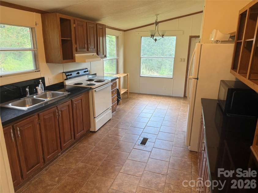 79 Jordan Road, Swannanoa, NC 28778.  MLS# CAR4423011, YatesRealty ID 49682. 