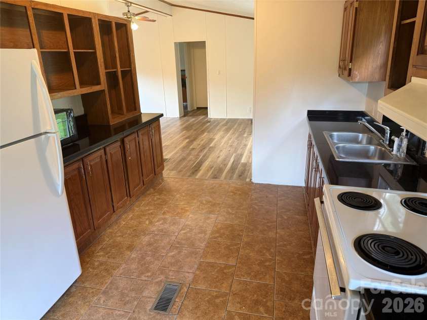 79 Jordan Road, Swannanoa, NC 28778.  MLS# CAR4423011, YatesRealty ID 49682. 