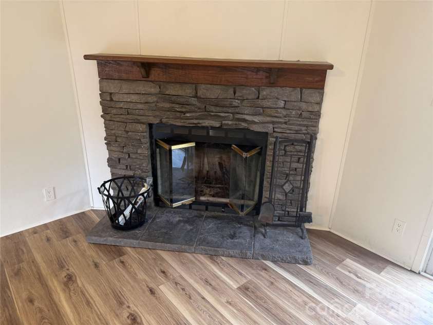 79 Jordan Road, Swannanoa, NC 28778.  MLS# CAR4423011, YatesRealty ID 49682. 