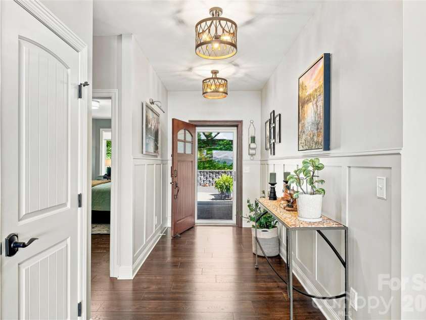 99 Distant View Drive, Asheville, NC 28803.  MLS# CAR4421771, YatesRealty ID 49685. Thoughtfully Designed Main Level