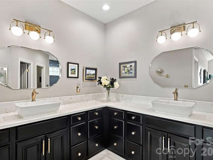 99 Distant View Drive, Asheville, NC 28803.  MLS# CAR4421771, YatesRealty ID 49685. Updated Primary Bath with Dual Vanities