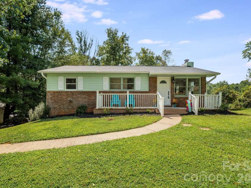 15 Old Youngs Cove Road, Candler, NC 28715.  MLS# CAR4422903, YatesRealty ID 49686. 