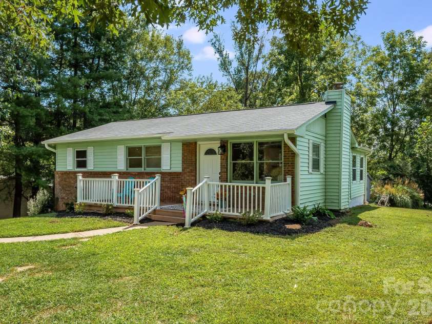 15 Old Youngs Cove Road, Candler, NC 28715.  MLS# CAR4422903, YatesRealty ID 49686. 