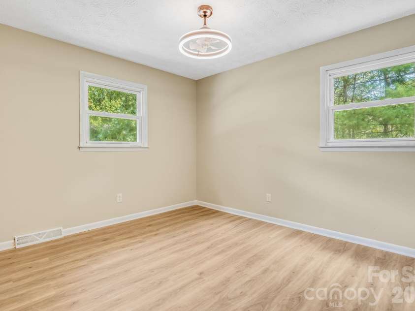 15 Old Youngs Cove Road, Candler, NC 28715.  MLS# CAR4422903, YatesRealty ID 49686. 
