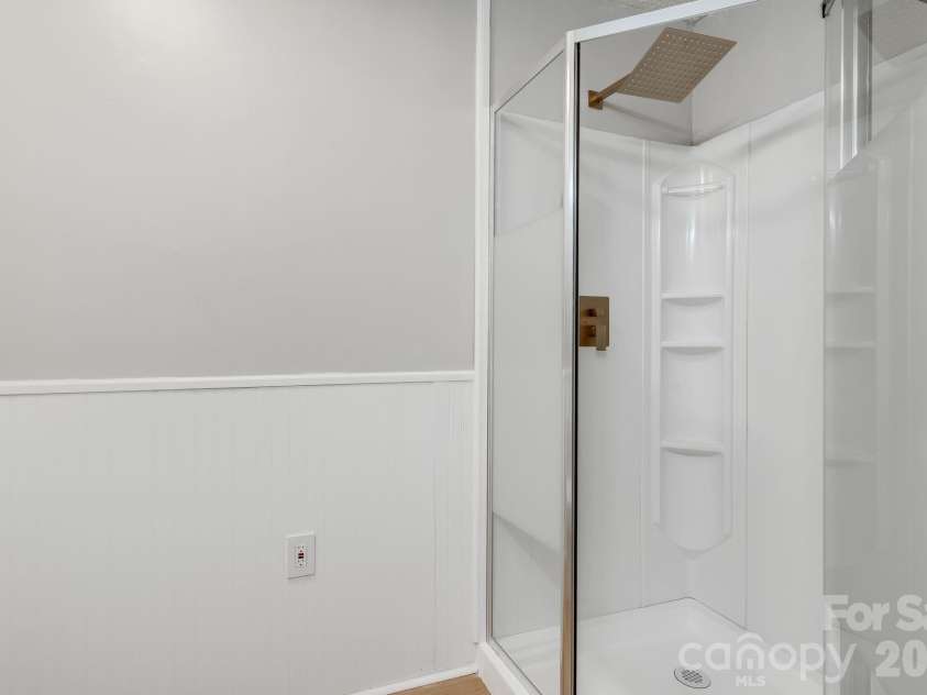 15 Old Youngs Cove Road, Candler, NC 28715.  MLS# CAR4422903, YatesRealty ID 49686. 