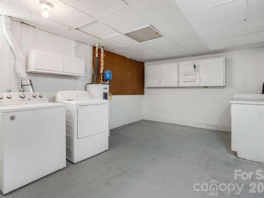 15 Old Youngs Cove Road, Candler, NC 28715.  MLS# CAR4422903, YatesRealty ID 49686. 