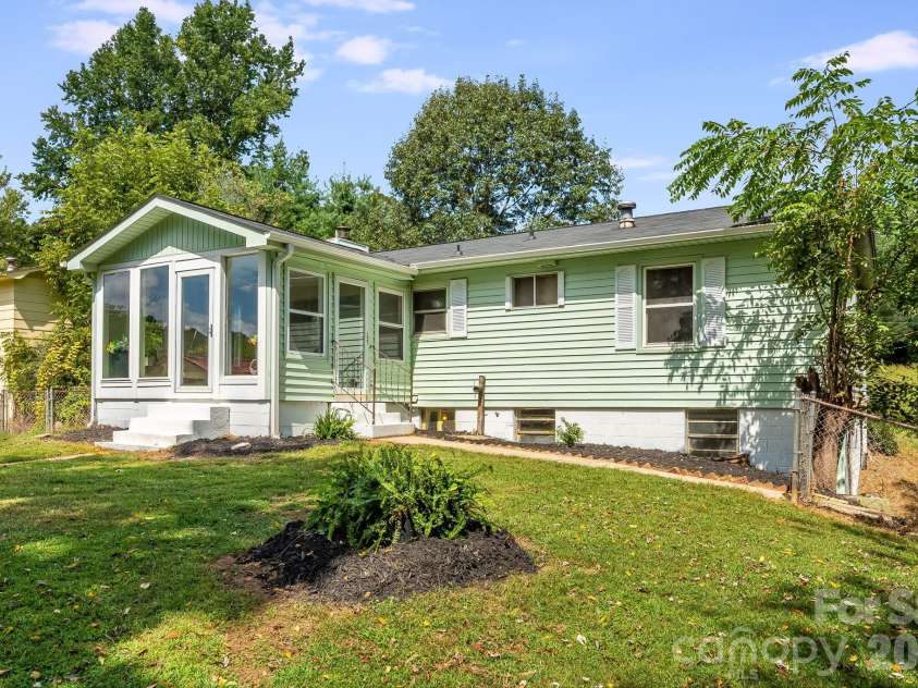 15 Old Youngs Cove Road, Candler, NC 28715.  MLS# CAR4422903, YatesRealty ID 49686. 