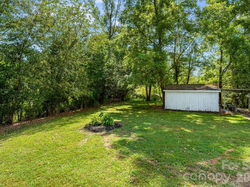 15 Old Youngs Cove Road, Candler, NC 28715.  MLS# CAR4422903, YatesRealty ID 49686. 