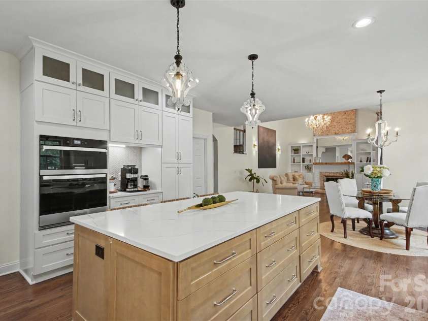 9303 Brentfield Road, Huntersville, NC 28078.  MLS# CAR4417903, YatesRealty ID 49688. Kitchen/Large Island