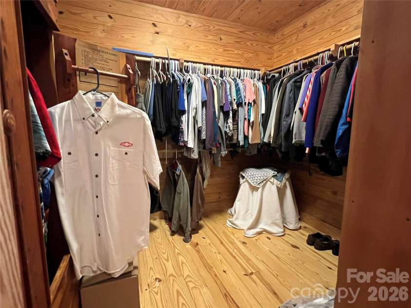 651 Dills Road, Rutherfordton, NC 28139.  MLS# CAR4397344, YatesRealty ID 49689. Master bedroom large walk in closet