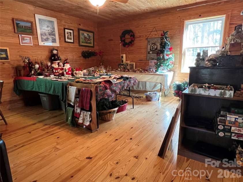 651 Dills Road, Rutherfordton, NC 28139.  MLS# CAR4397344, YatesRealty ID 49689. Master bedroom suite main floor