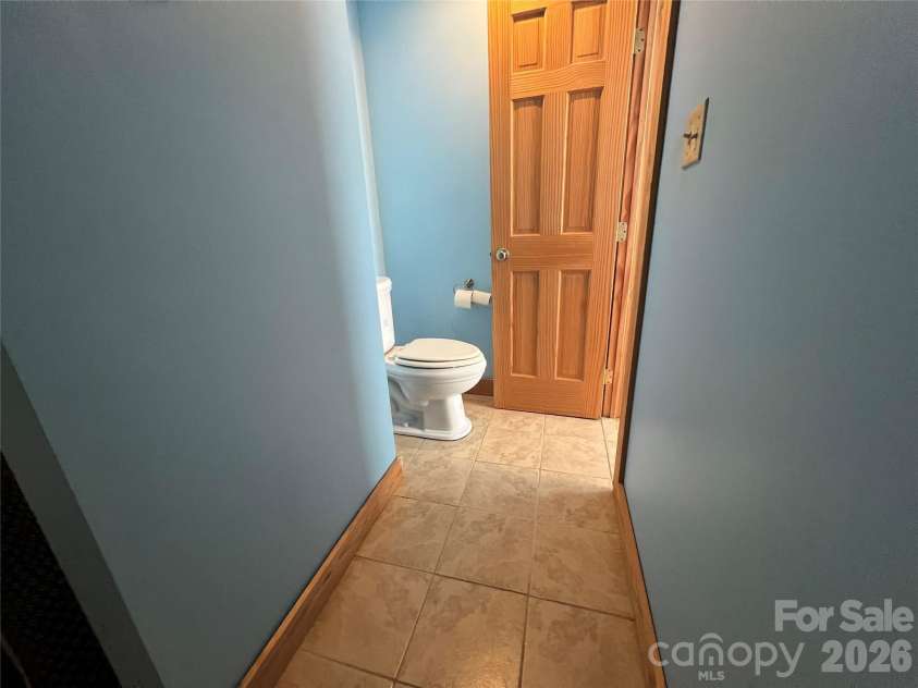651 Dills Road, Rutherfordton, NC 28139.  MLS# CAR4397344, YatesRealty ID 49689. Upstairs Master bedroom bath