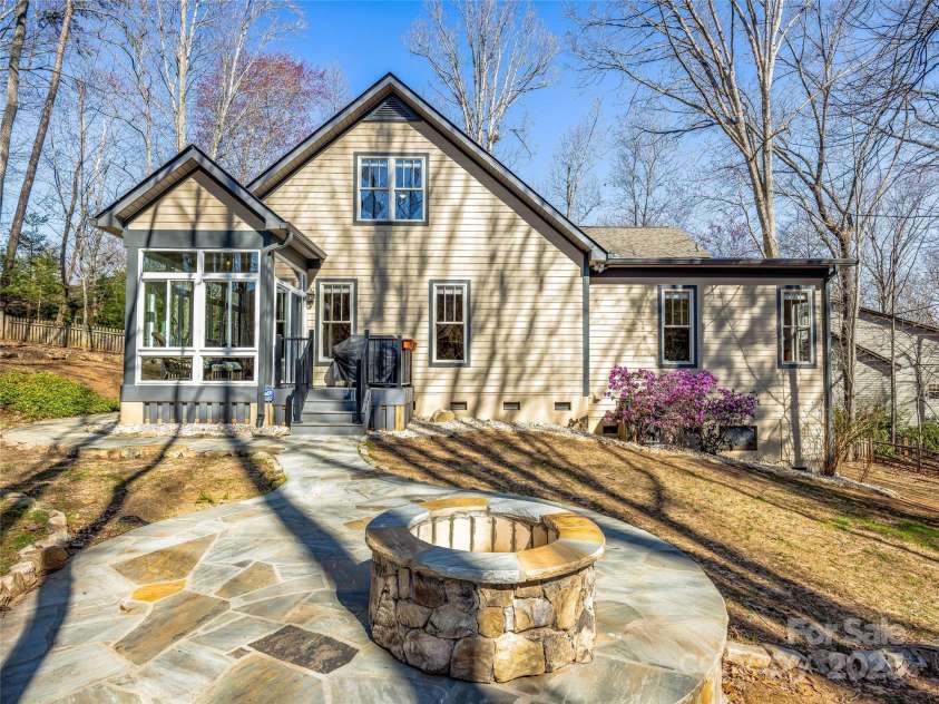 8 Grey Goose Court, Biltmore Lake, NC 28715.  MLS# CAR4242995, YatesRealty ID 4969. 