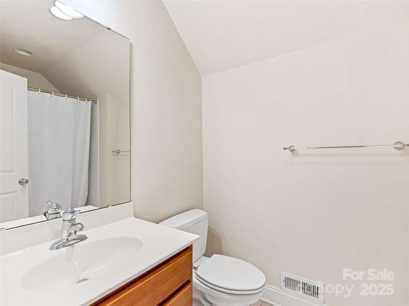 8 Grey Goose Court, Biltmore Lake, NC 28715.  MLS# CAR4242995, YatesRealty ID 4969. Full Bath Upstairs