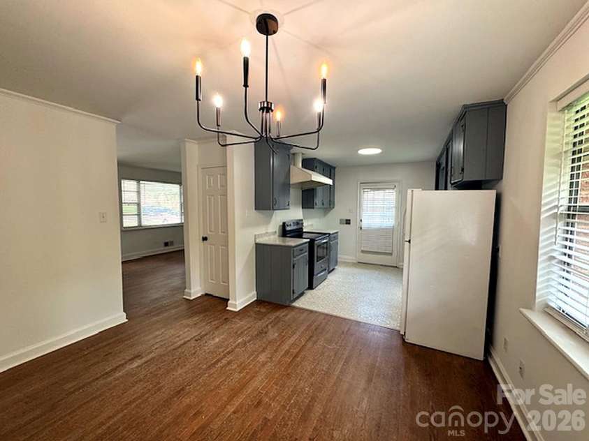 710 Manhasset Road, Charlotte, NC 28209.  MLS# CAR4422965, YatesRealty ID 49691. 