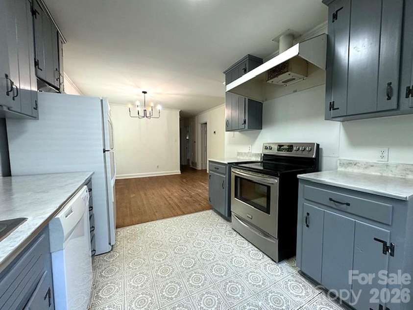 710 Manhasset Road, Charlotte, NC 28209.  MLS# CAR4422965, YatesRealty ID 49691. 