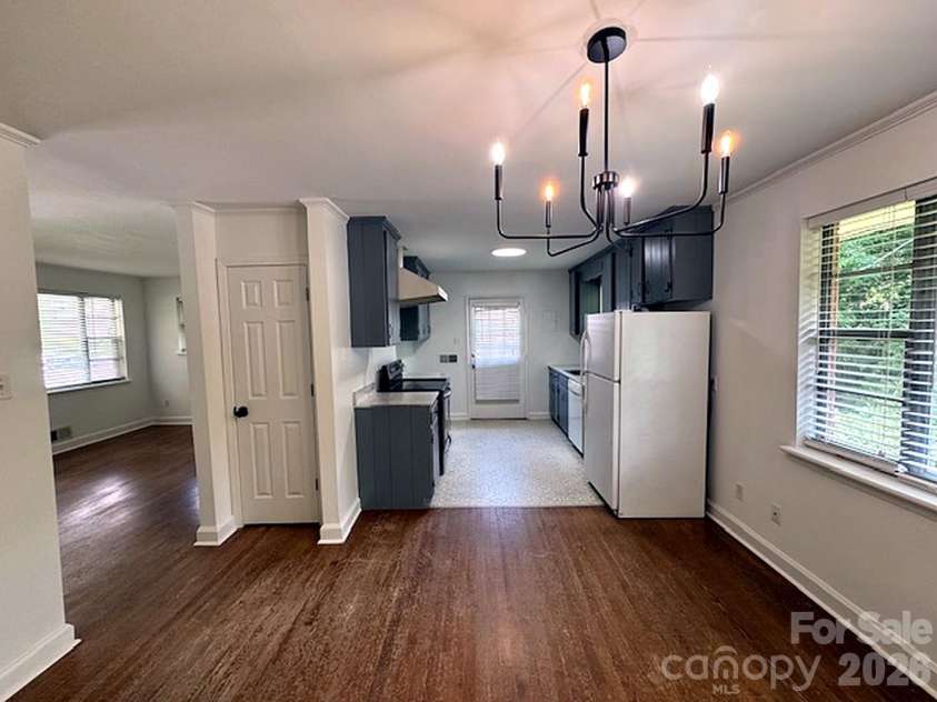 710 Manhasset Road, Charlotte, NC 28209.  MLS# CAR4422965, YatesRealty ID 49691. 