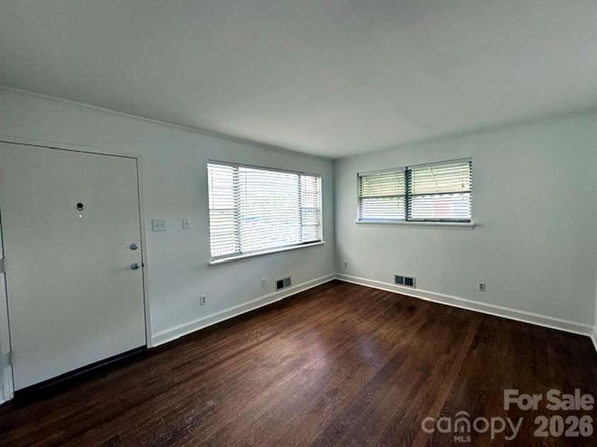 710 Manhasset Road, Charlotte, NC 28209.  MLS# CAR4422965, YatesRealty ID 49691. 