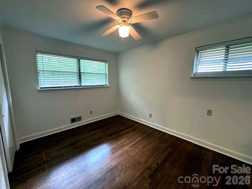 710 Manhasset Road, Charlotte, NC 28209.  MLS# CAR4422965, YatesRealty ID 49691. 