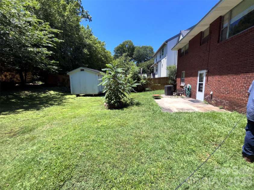 710 Manhasset Road, Charlotte, NC 28209.  MLS# CAR4422965, YatesRealty ID 49691. 