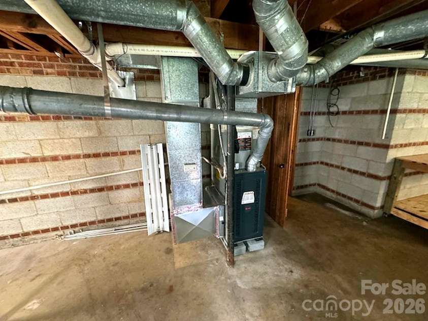 710 Manhasset Road, Charlotte, NC 28209.  MLS# CAR4422965, YatesRealty ID 49691. 