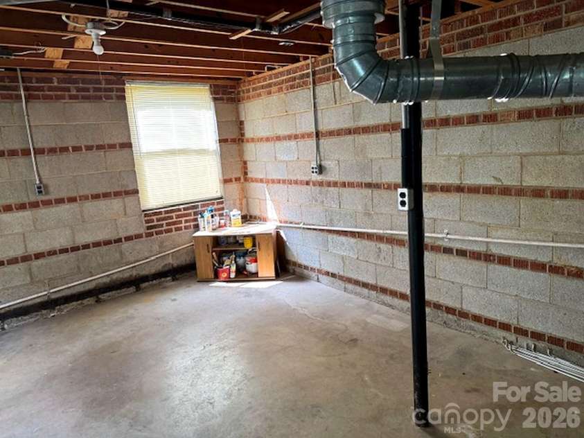 710 Manhasset Road, Charlotte, NC 28209.  MLS# CAR4422965, YatesRealty ID 49691. 