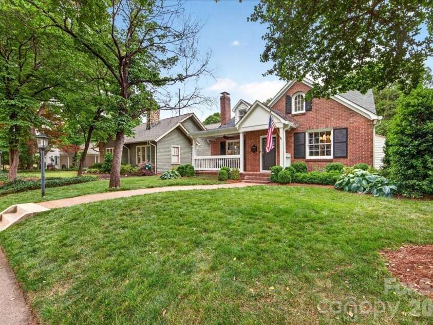 2121 Charlotte Drive, Charlotte, NC 28203.  MLS# CAR4422777, YatesRealty ID 49692. 