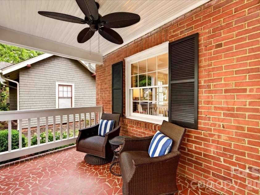 2121 Charlotte Drive, Charlotte, NC 28203.  MLS# CAR4422777, YatesRealty ID 49692. 