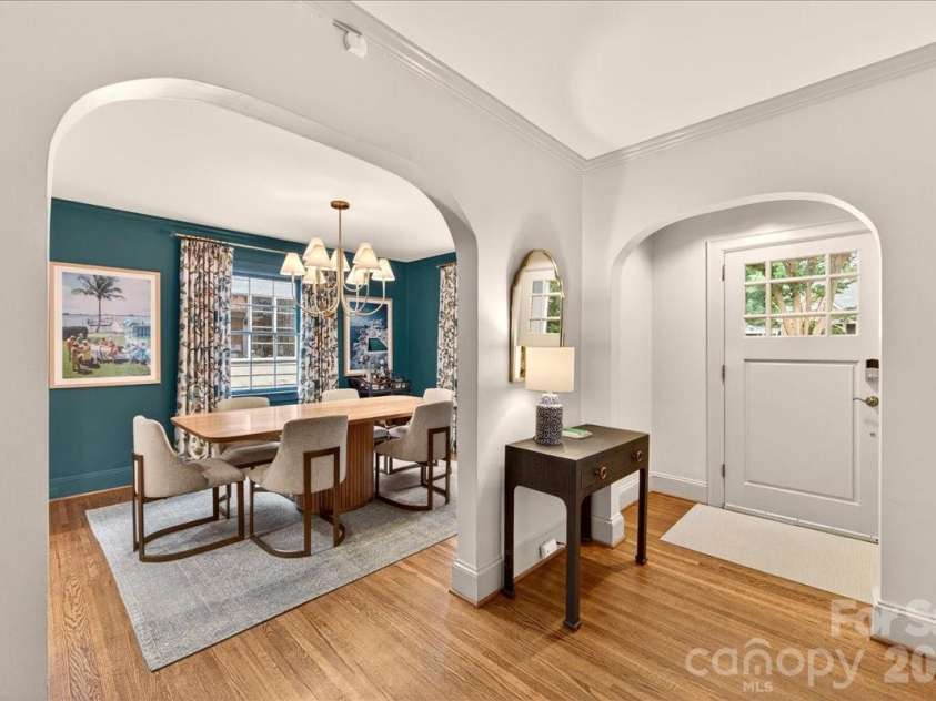 2121 Charlotte Drive, Charlotte, NC 28203.  MLS# CAR4422777, YatesRealty ID 49692. 