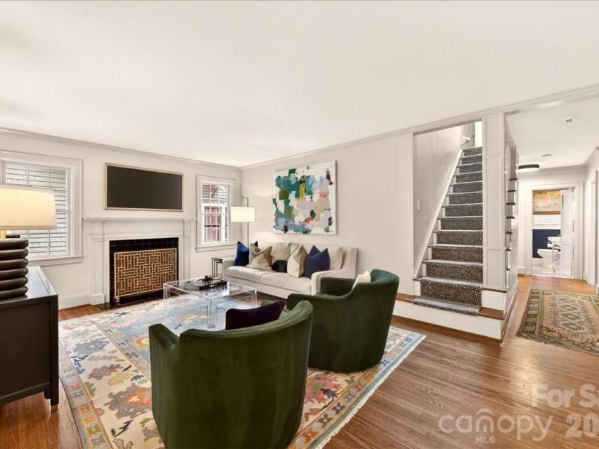 2121 Charlotte Drive, Charlotte, NC 28203.  MLS# CAR4422777, YatesRealty ID 49692. 