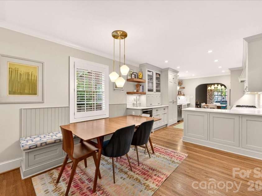 2121 Charlotte Drive, Charlotte, NC 28203.  MLS# CAR4422777, YatesRealty ID 49692. 